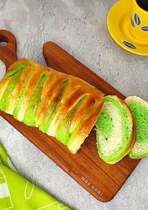 Foto resep Swirl Pandan Bread (Shokupan)