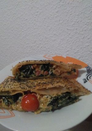 Una foto de Empanada de bacon, espinacas y cherrys sin gluten