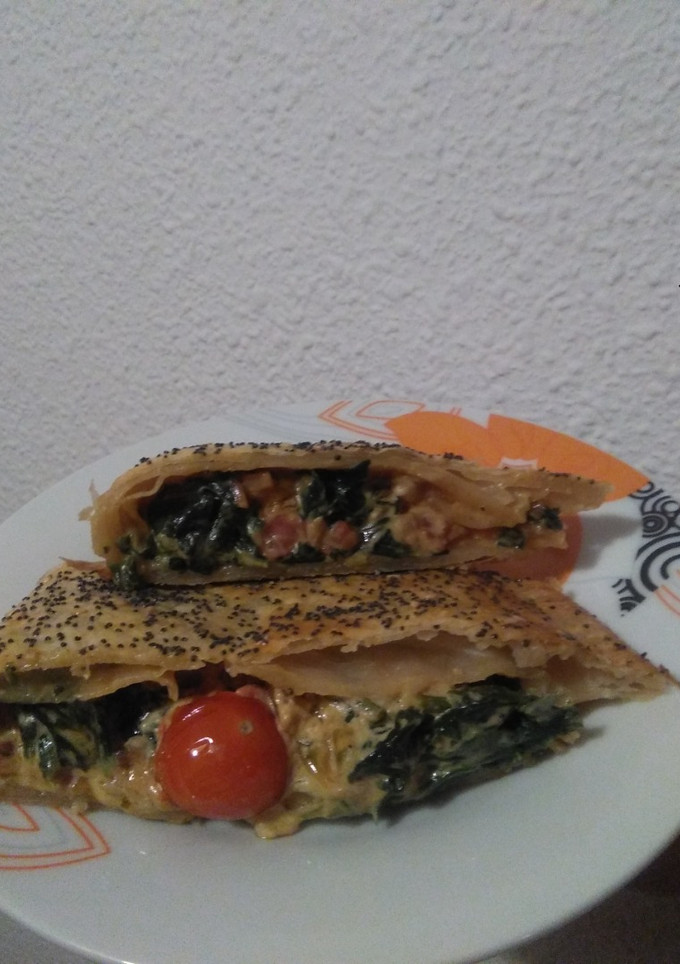Una foto de Empanada de bacon, espinacas y cherrys sin gluten