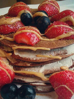 Una foto de Pancakes de plátano y avena