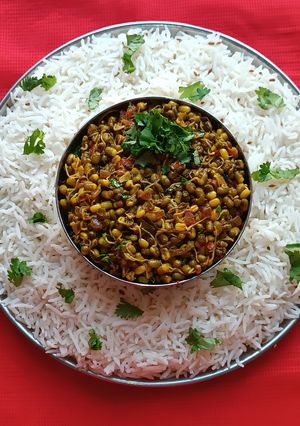 A picture of Scrumptious Sprouted Mung Bean With Rice.