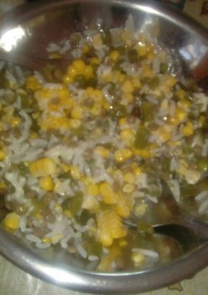 Una foto de Ensalada de arroz, chaucha y choclo!