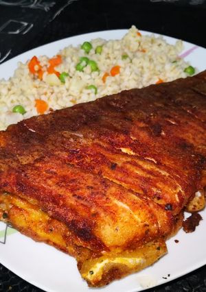 Fűszeres sült hal, zöldséges bulgurral recept fotója