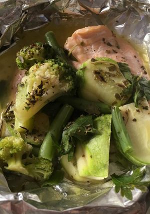 Una foto de Salmón empapelado al horno