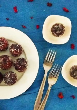 A picture of Dry Kala Jamun.