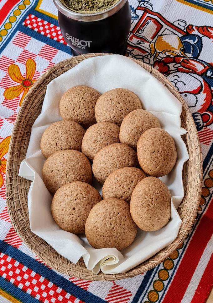 Una foto de Galletitas con harina integral, fáciles, económicas, rendidoras, sin balanza, ideal principiantes 🥰