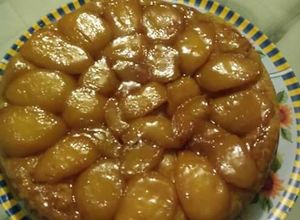 Una foto de Tatin de manzana con caramelo