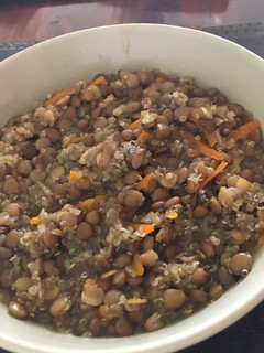 Una foto de Lentejas guisadas con quinoa