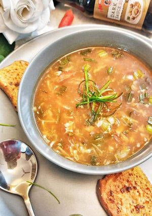 A picture of Hot n sour soup.