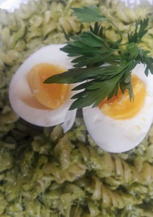 Una foto de Pasta corta en salsa de perejil