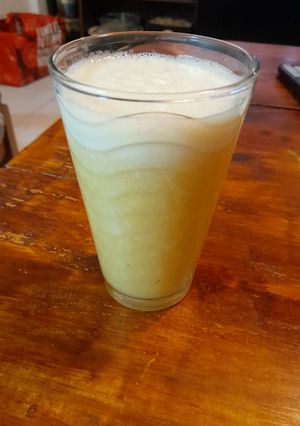 Una foto de Licuado de banana y naranja 🍊
