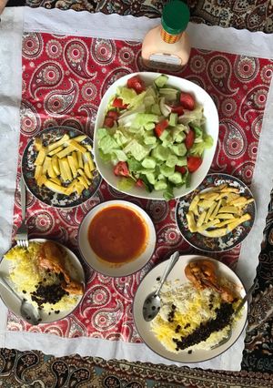 عکسی از دستور زرشک پلو مجلسی مخصوص روزای تعطیل