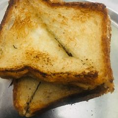A picture of Malai sandwich.