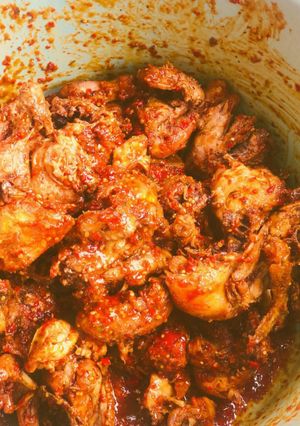 A picture of 🌶🌶🌶 chicken.