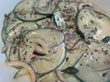 Ensalada de pepino, queso y soja