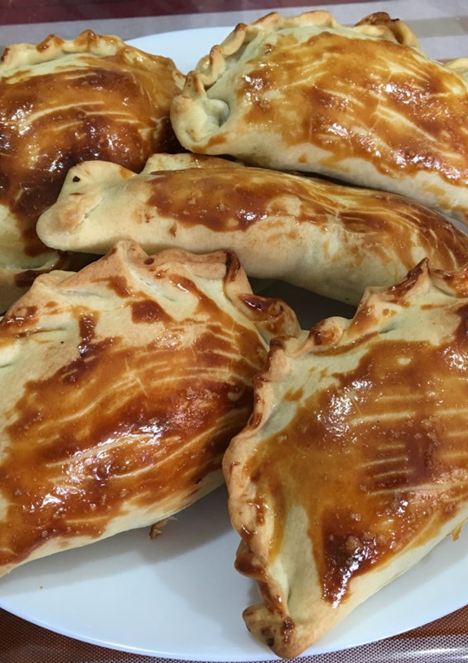 Una foto de Empanadas de choclo caseras al horno o fritas!!