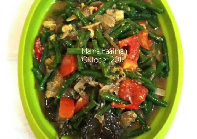 Tumis bakso sapi kacang panjang