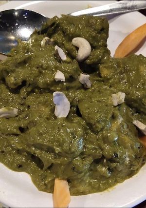 A picture of Hariyali chicken Hyderabadi.