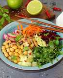 Poke de garbanzos y Heura