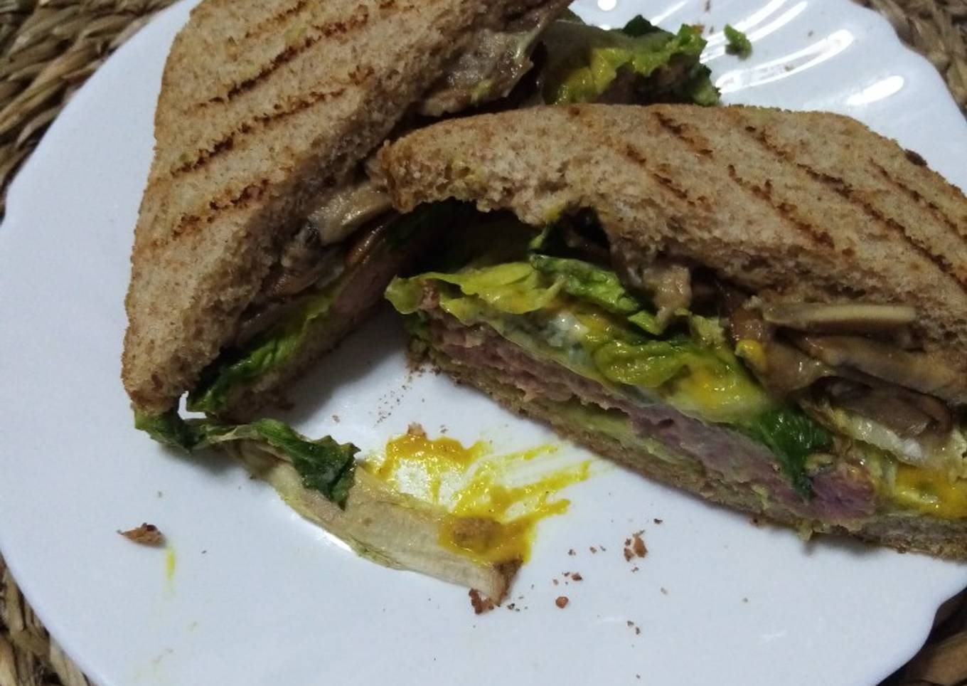 Hamburguesa de ternera con queso azul y champiñón