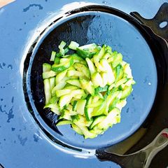 A picture of Zucchini noodles.