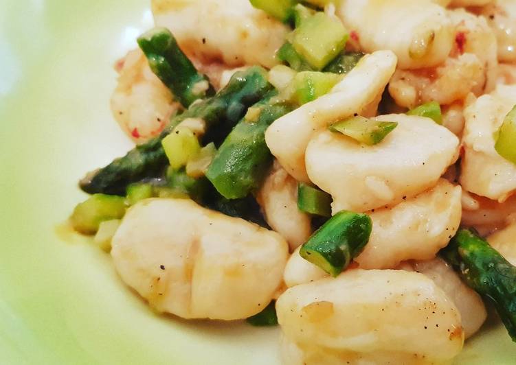 Recipe of Any-night-of-the-week Gnocchi di farina di riso e farro con asparagi e gamberoni