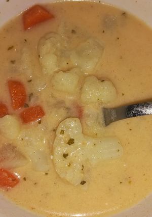 Tejfölös karfiolleves recept fotója