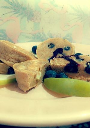 Una foto de Muffins de avena con manzana verde y arándanos- aptos diabéticos