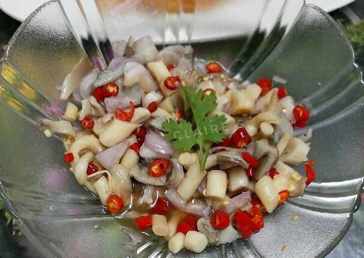 Recipe of Speedy Thai Style Savory Fish Sauce with Oyster Mushrooms