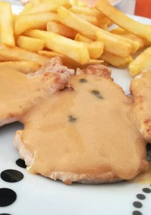 Una foto de Filete a la pimienta con patatas