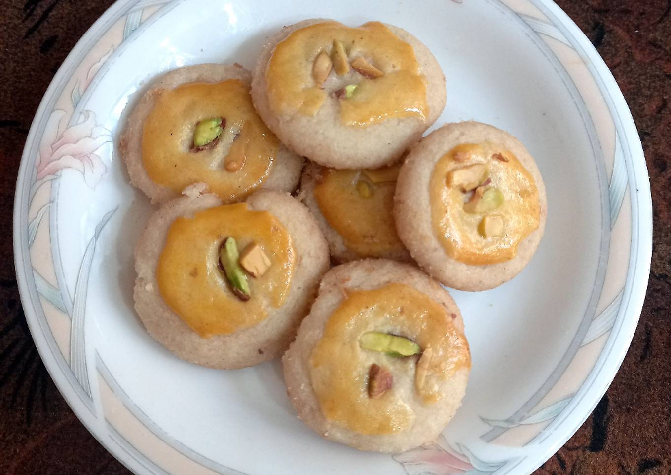 Naan khatai with pista