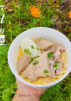 Hình của món Mì sườn bò viên.