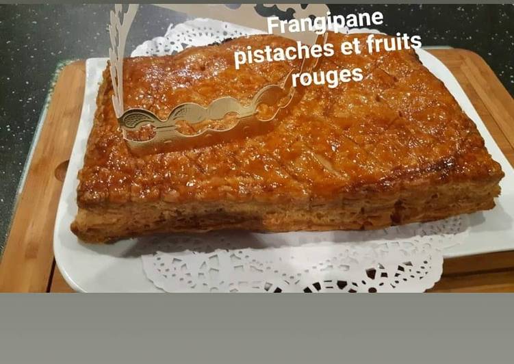 Créer des étapes Frangipane pistaches et fruits rouges parfait