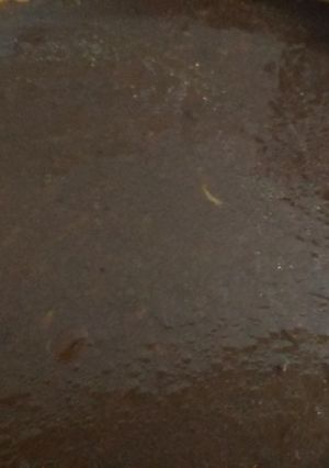 A picture of Saunth/ Meethi Chutney.
