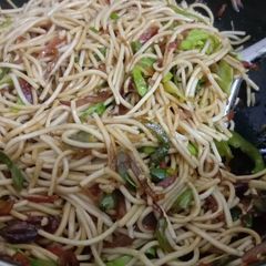 A picture of Noodles.