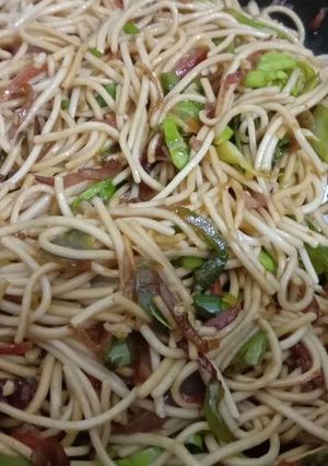 A picture of Noodles.