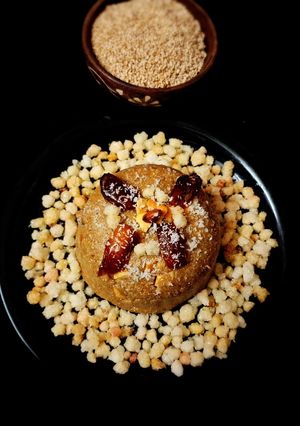 A picture of White sesame seeds Kachariyu.