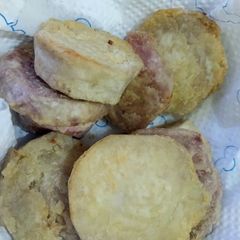 Tea snack: Deep fried arrowroot A picture of Tea snack: Deep fried arrowroot.