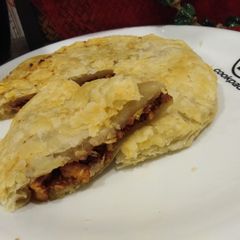 A picture of Chicken bread with puff pastry.