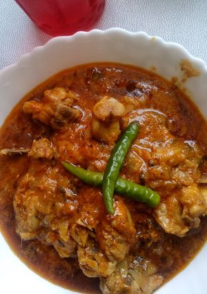 A picture of Dahi chicken (yogurt chicken).
