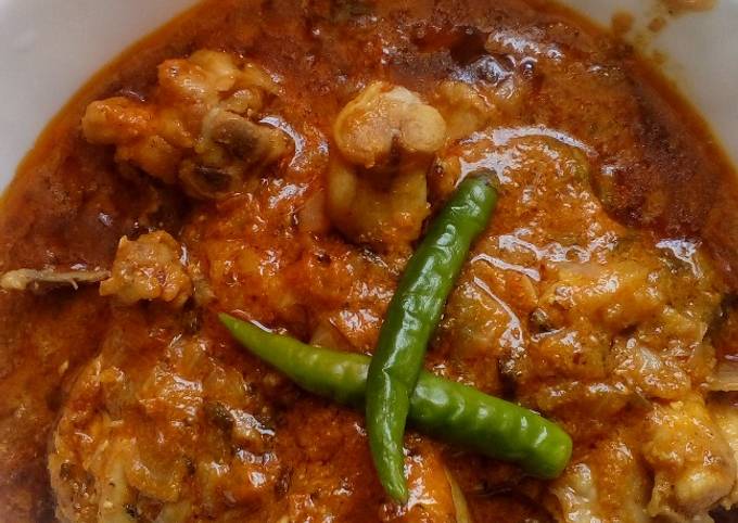 If you want to eat something new then try delicious curd chicken, learn easy recipe to make