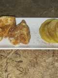 Camembert frito con manzana