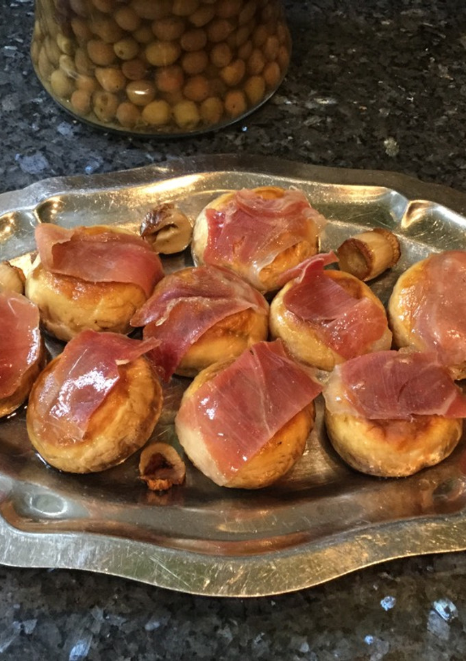 Una foto de Champiñones con jamón
