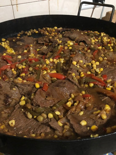 Una foto de Bifes a la criolla, a la cerveza, en el disco