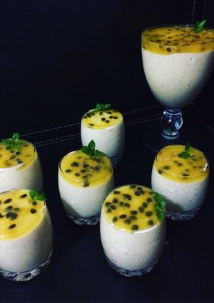 Una foto de Mousse de maracuyá