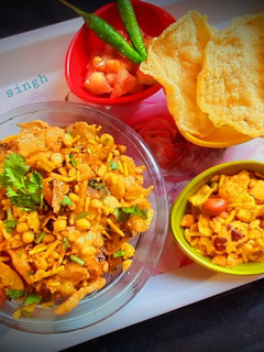 पापड़ चूरी (papad churi recipe in Hindi) रेसिपी मुख्य फोटो