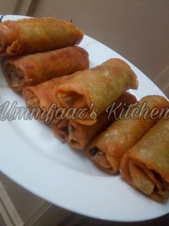 A picture of Spring rolls.