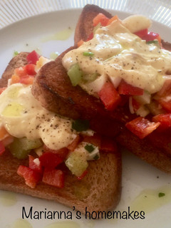Φωτογραφία της συνταγής Ελληνικό Brunch με τοστ λαχανικών και μους από κρόκο αυγού με κρόκο Κοζάνης