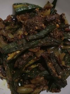 मसाला भिंडी (Masala Bhindi recipe in Hindi) रेसिपी मुख्य फोटो
