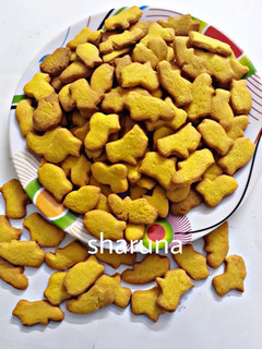 A picture of Eggless Custard Mini Cookies.